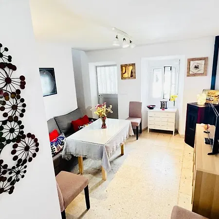 Holiday home Cozy Town House With Terrace And Free Wifi *