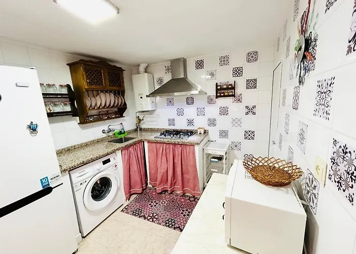 Cozy Town House With Terrace And Free Wifi Дом отдыха