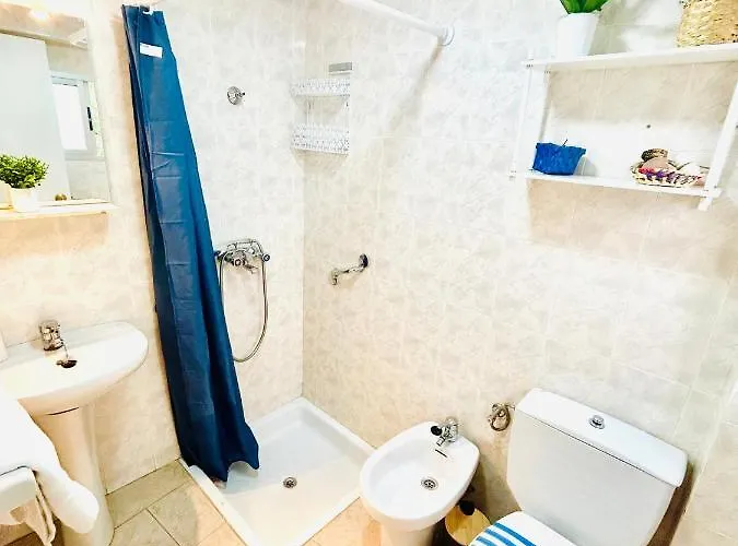 Cozy Town House With Terrace And Free Wifi 龙达