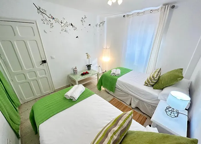 Cozy Town House With Terrace And Free Wifi *